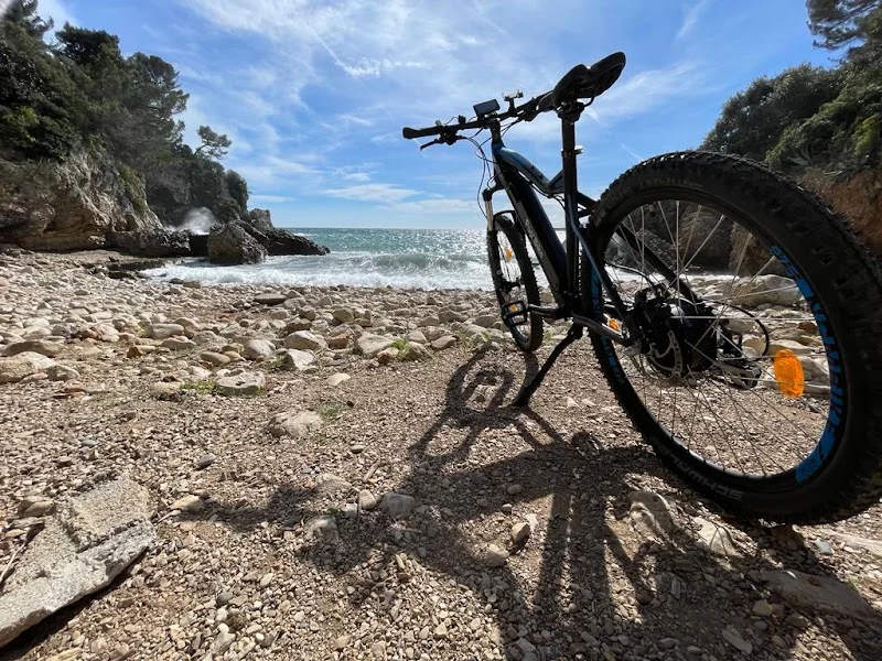 Pop'Bike Juan-les-Pins – Location de Vélos, Scooters & Mini Moke - Antibes Côte d'Azur
